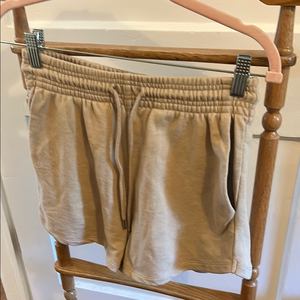 H&M Tan Casual Shorts - Picture 5 of 8